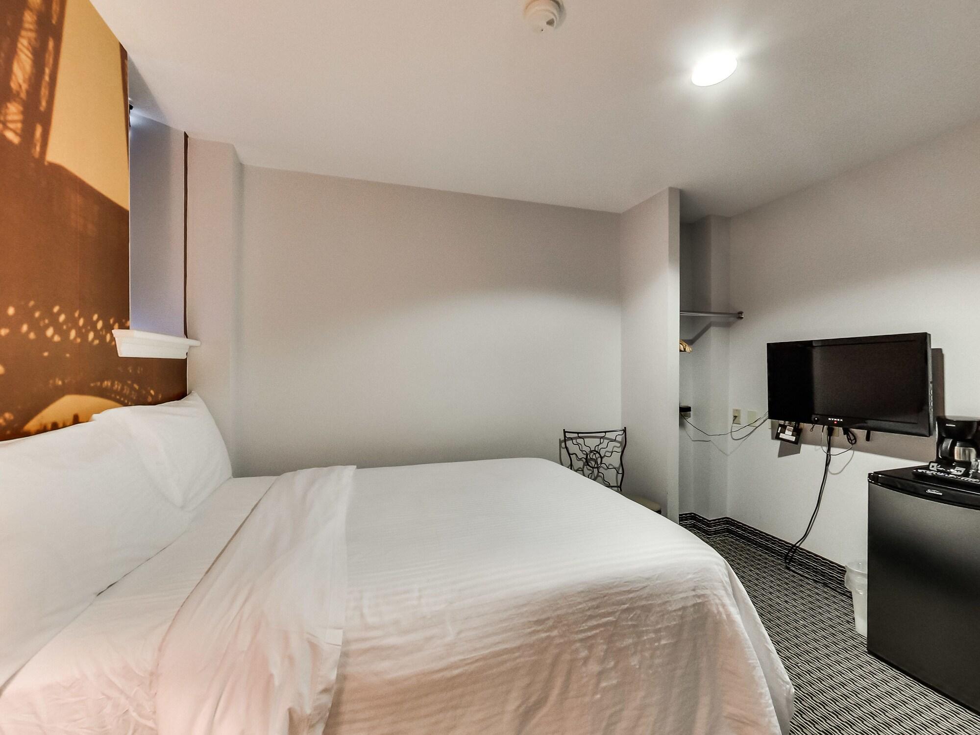 טורונטו Isabella Hotel & Suites מראה חיצוני תמונה