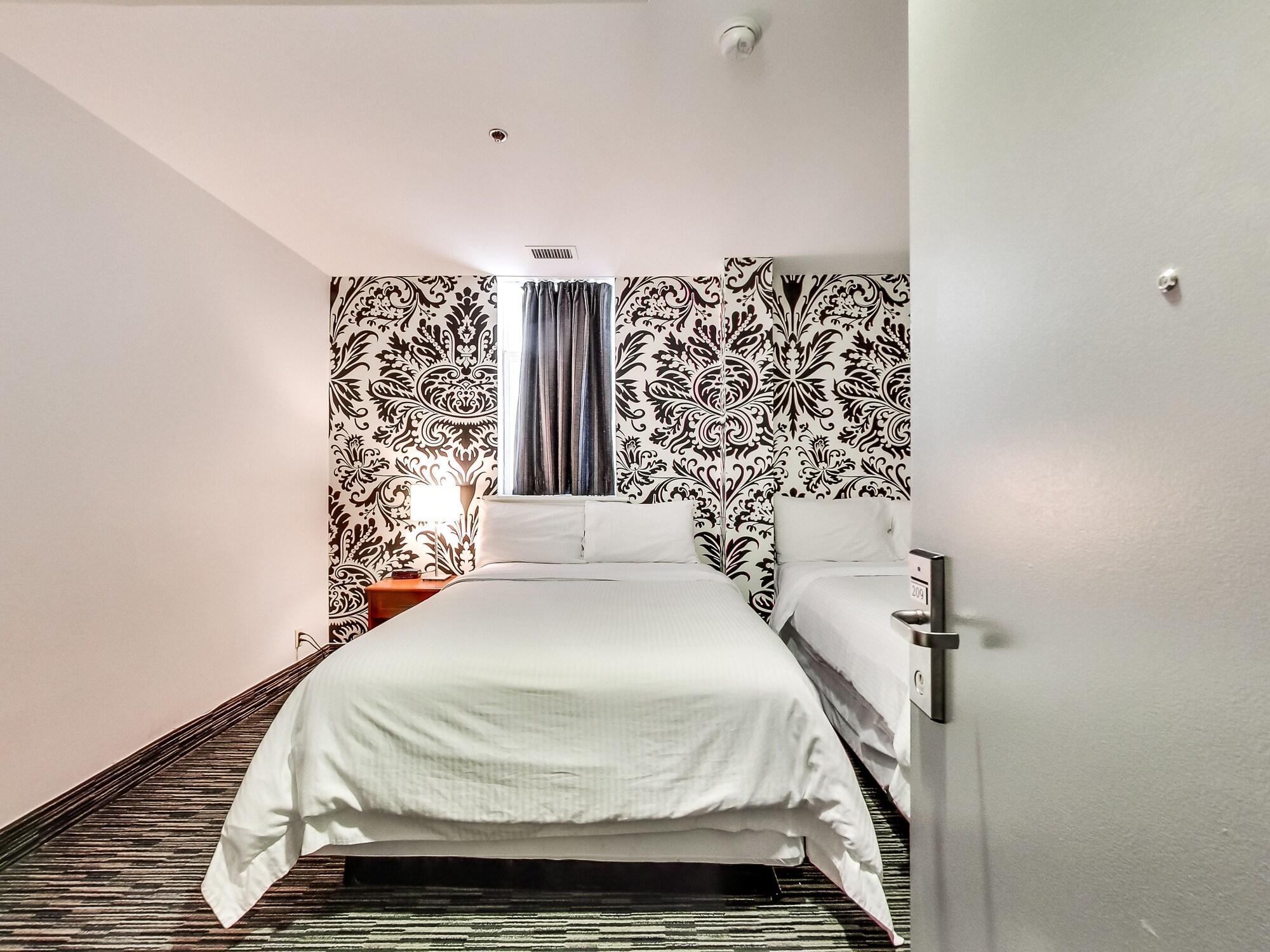 טורונטו Isabella Hotel & Suites מראה חיצוני תמונה