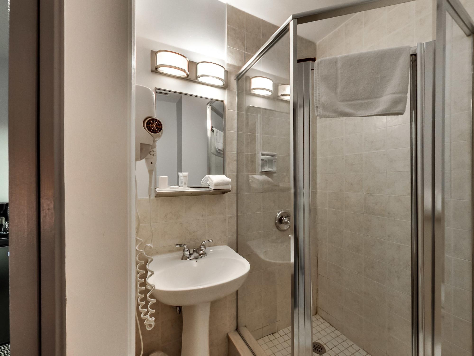 טורונטו Isabella Hotel & Suites מראה חיצוני תמונה