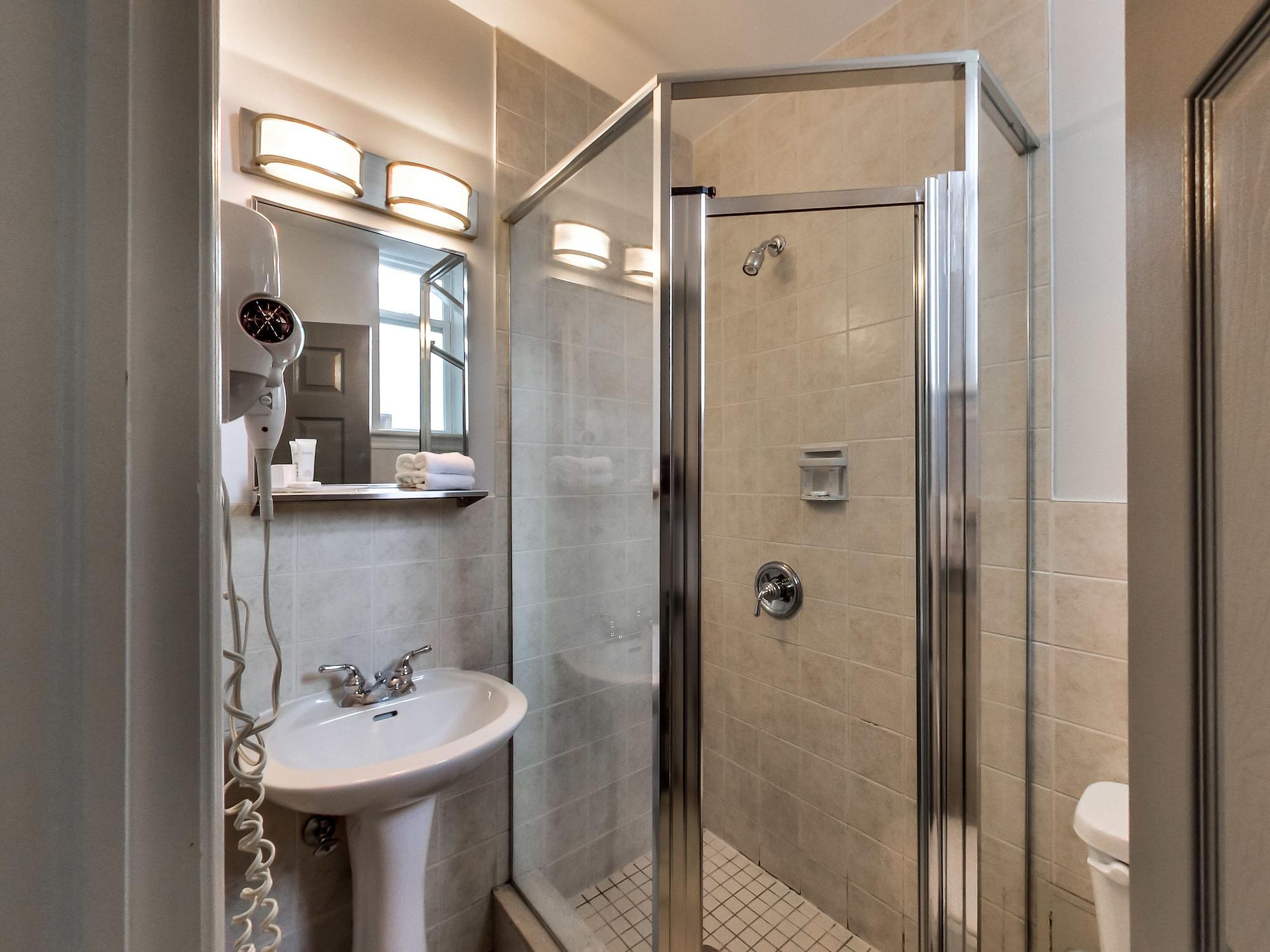 טורונטו Isabella Hotel & Suites מראה חיצוני תמונה