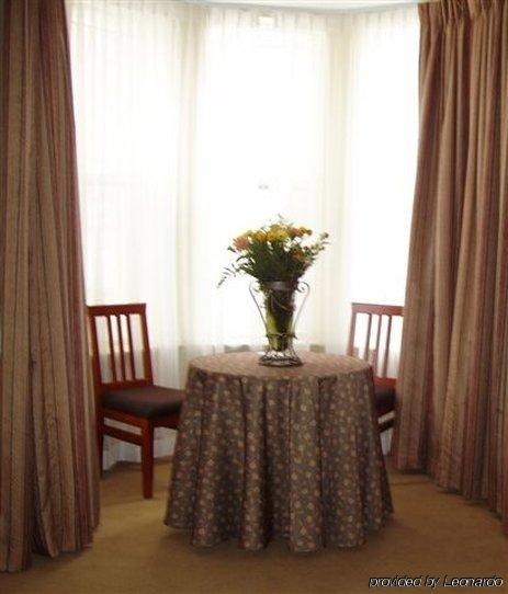טורונטו Isabella Hotel & Suites חדר תמונה