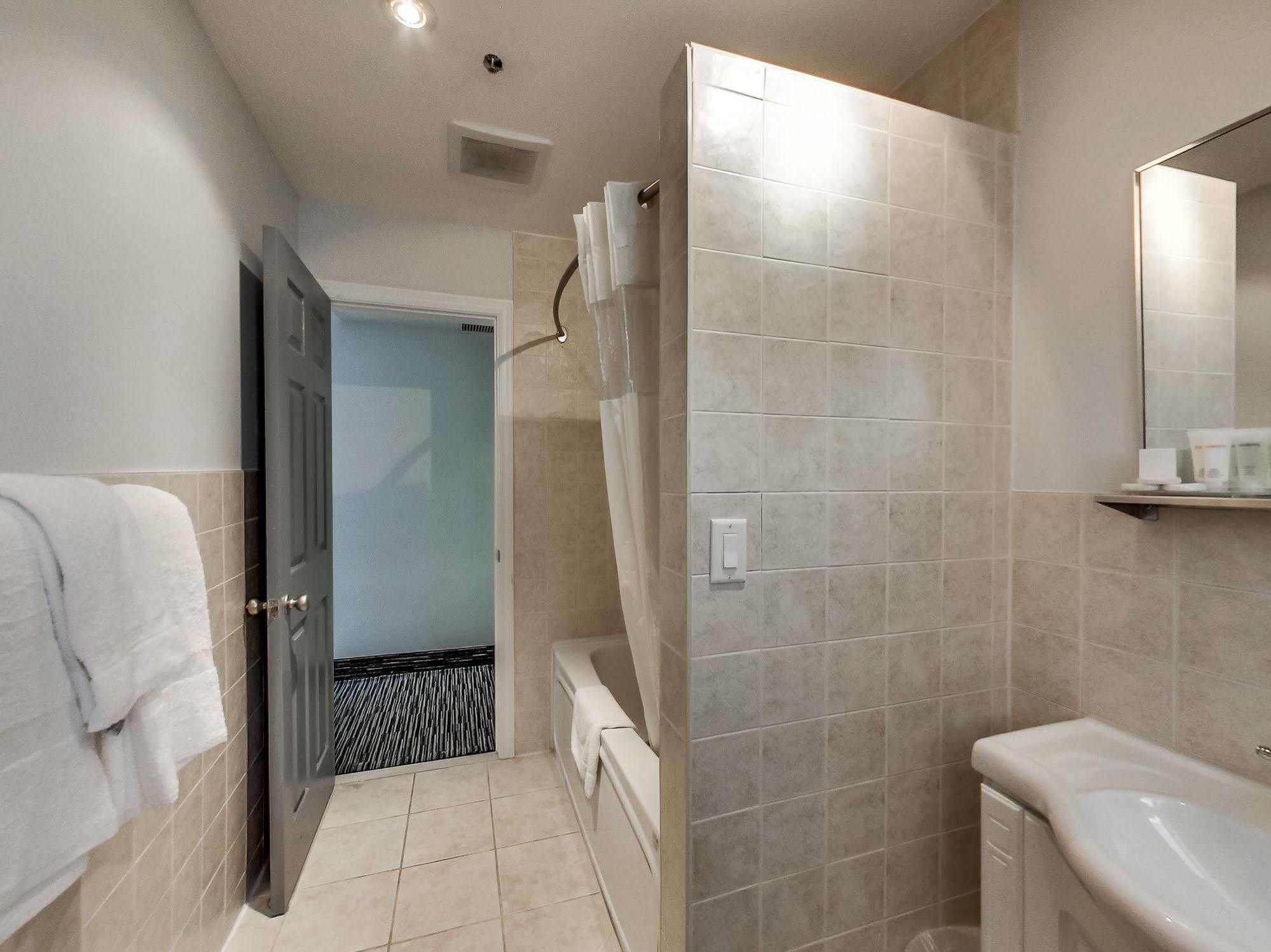 טורונטו Isabella Hotel & Suites מראה חיצוני תמונה